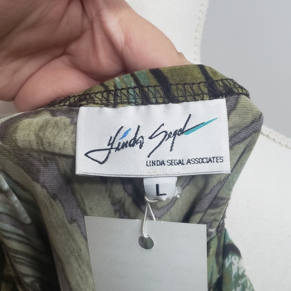 NWOT Linda Segal Print Feather Tank Top - Picture 9 of 9